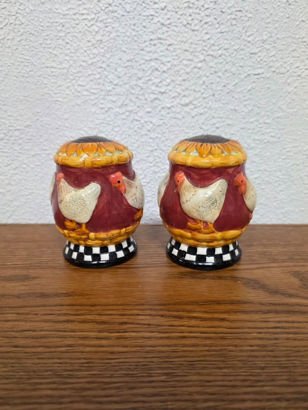 Vintage Kitchen Accessories -  Rooster Salt and Pepper Shakers - 3 3/4" Tall